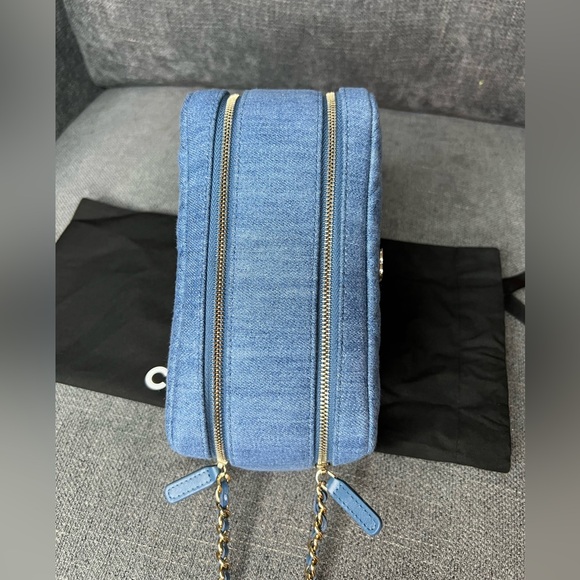 CHANEL CC denim Double Zip Vanity Case - Picture 10 of 14